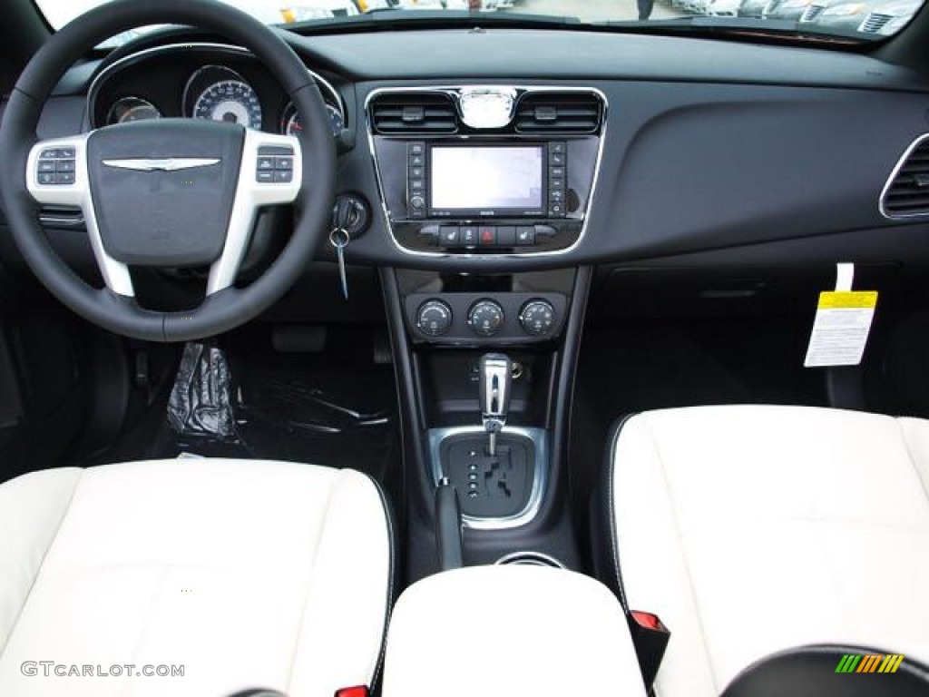 2013 Chrysler 200 Limited Convertible Dashboard Photos