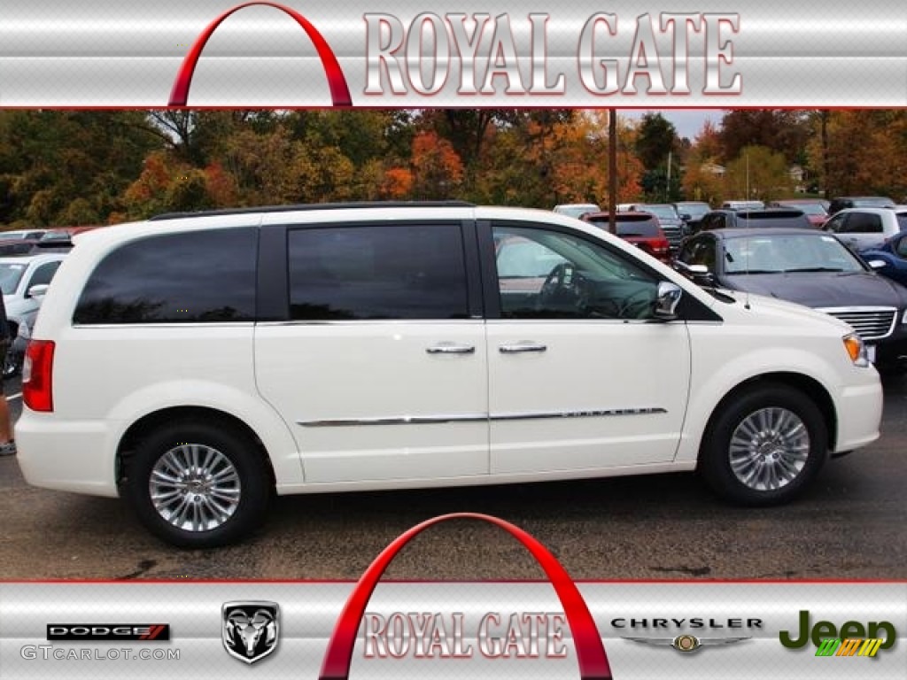 2013 Town & Country Touring - L - Stone White / Black/Light Graystone photo #1