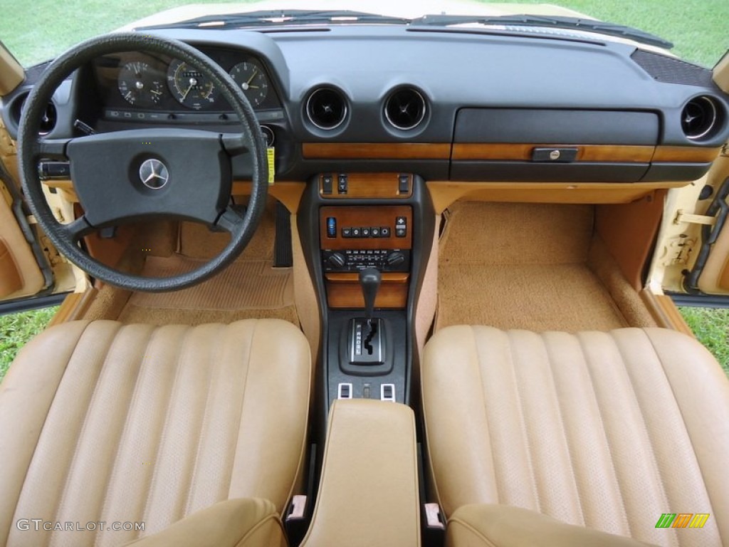 1981 Mercedes-Benz E Class 300 D Sedan Tan Dashboard Photo #72452744