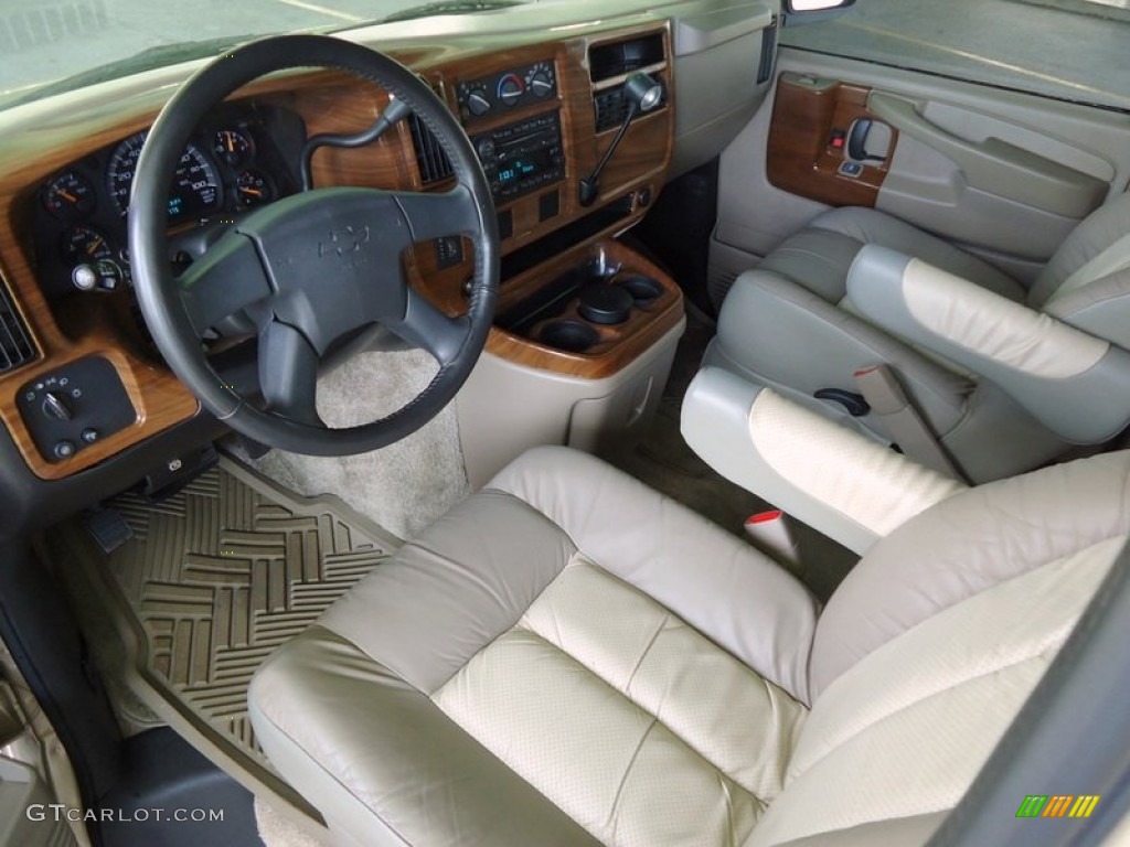 Neutral Interior 2005 Chevrolet Express 1500 Passenger Conversion Van Photo #72454301
