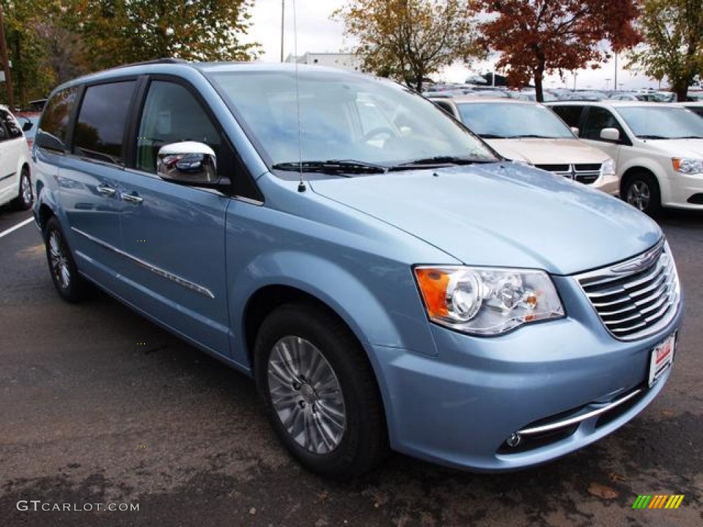 2013 Town & Country Touring - L - Crystal Blue Pearl / Black/Light Graystone photo #2