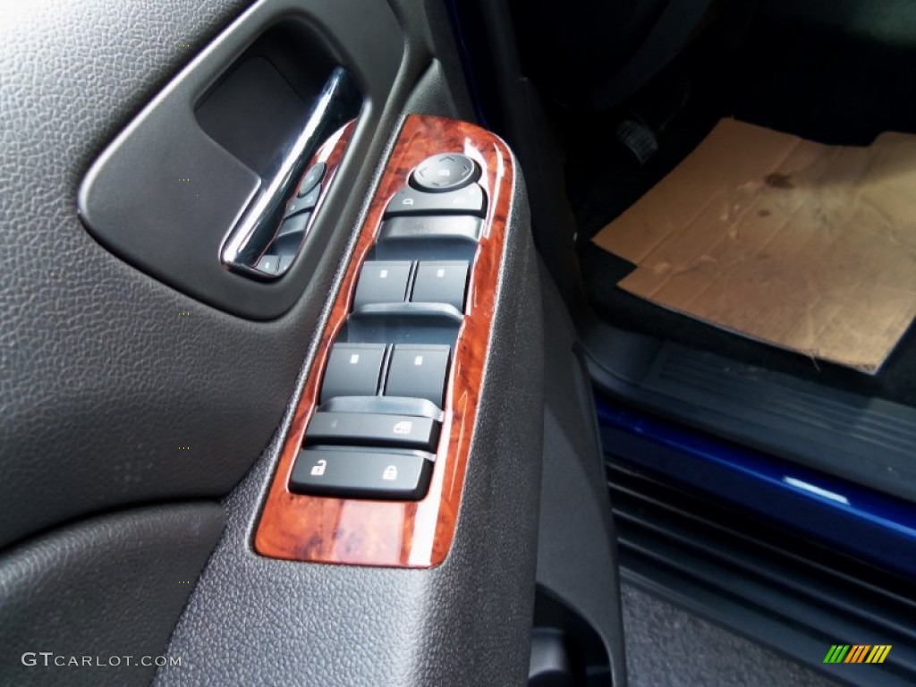 2013 Chevrolet Avalanche LS 4x4 Black Diamond Edition Controls Photo #72457191