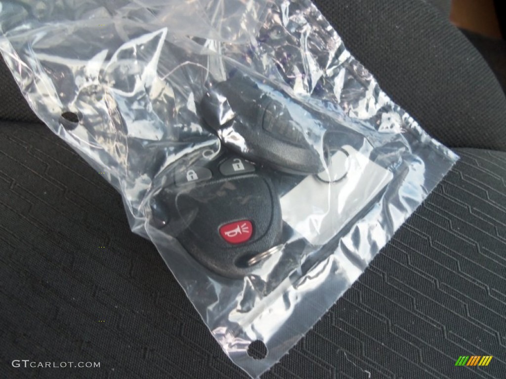 2013 Chevrolet Avalanche LS 4x4 Black Diamond Edition Keys Photos