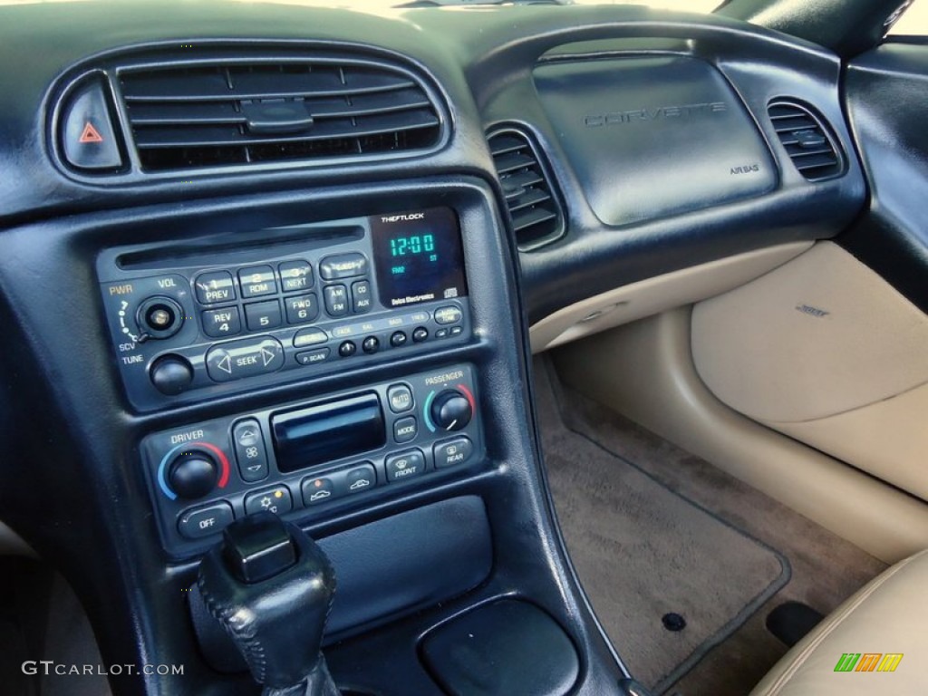 1999 Chevrolet Corvette Coupe Light Oak Dashboard Photo #72460487