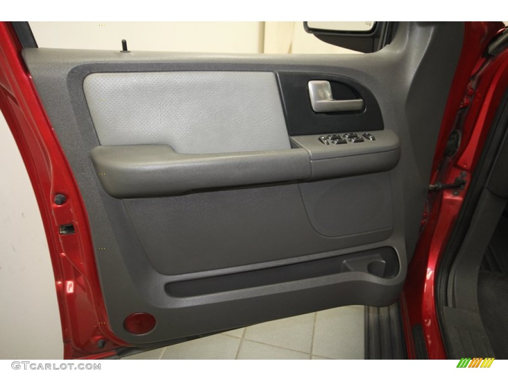 2003 Expedition XLT - Laser Red Tinted Metallic / Flint Grey photo #16