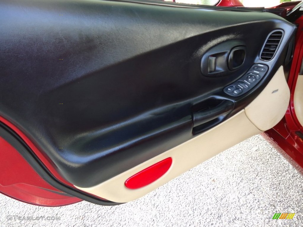 1999 Chevrolet Corvette Coupe Light Oak Door Panel Photo #72460635
