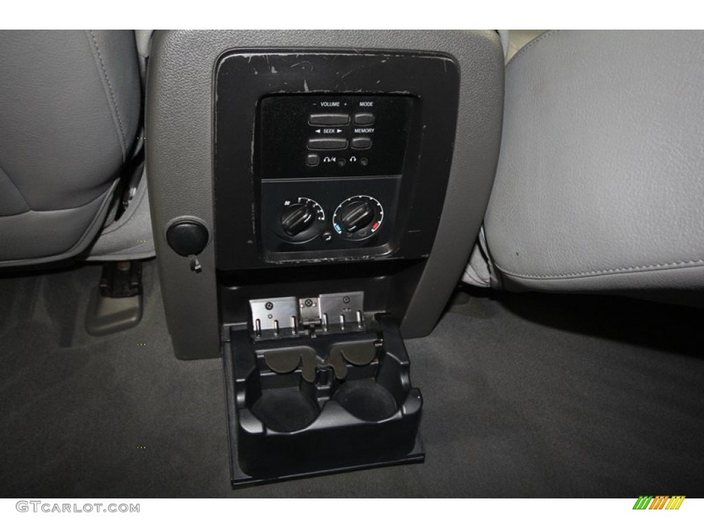 2003 Expedition XLT - Laser Red Tinted Metallic / Flint Grey photo #31