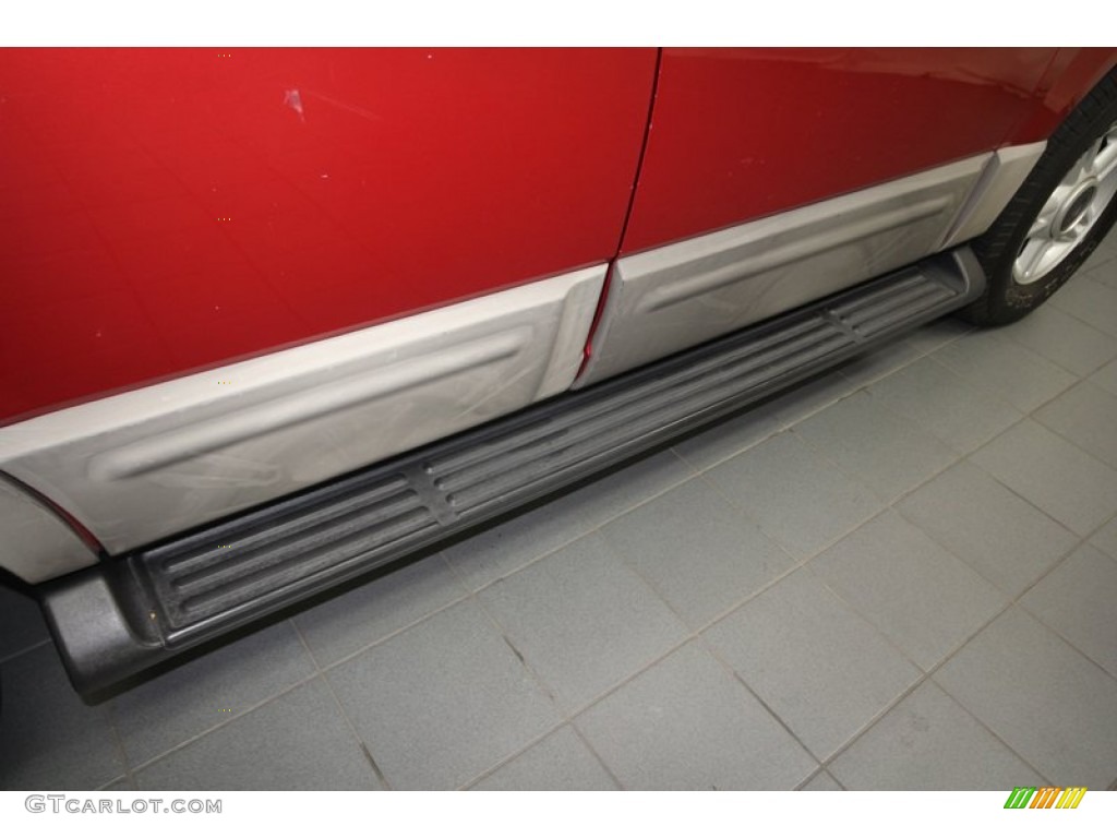 2003 Expedition XLT - Laser Red Tinted Metallic / Flint Grey photo #41