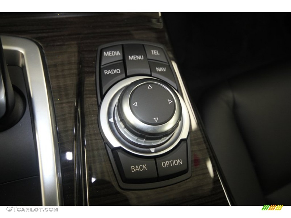 2013 BMW 5 Series ActiveHybrid 5 Controls Photo #72466784