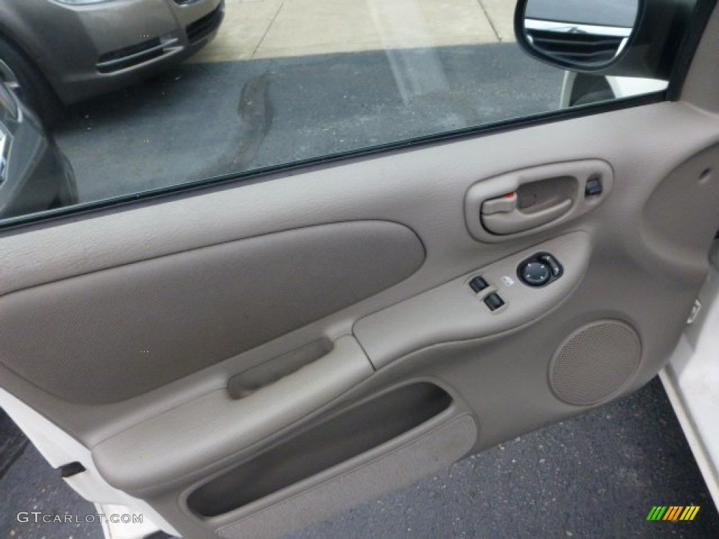 2004 Neon SXT - Stone White / Taupe photo #11