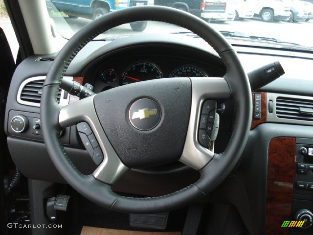 2013 Chevrolet Avalanche LS 4x4 Black Diamond Edition Ebony Steering Wheel Photo #72468560