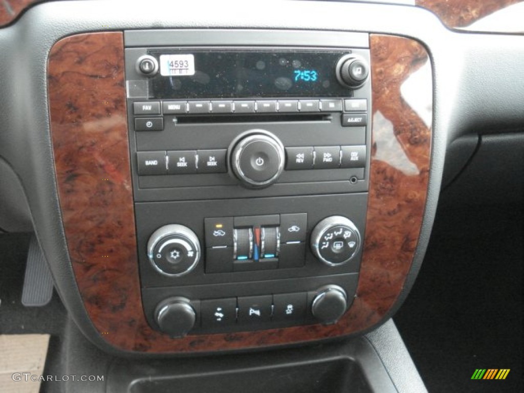 2013 Chevrolet Avalanche LS 4x4 Black Diamond Edition Controls Photo #72468617