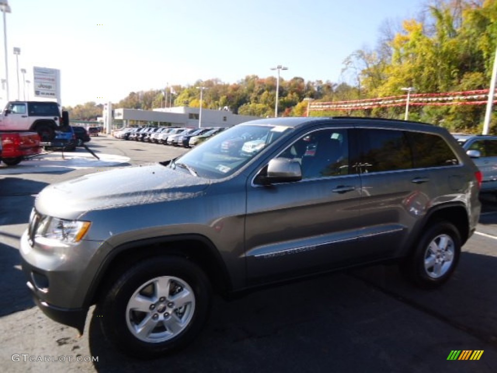 2013 Grand Cherokee Laredo 4x4 - Mineral Gray Metallic / Black photo #1