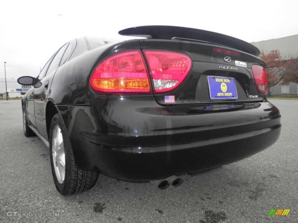 2002 Alero GL Sedan - Onyx Black / Pewter photo #3