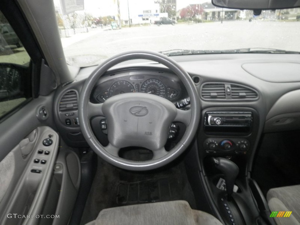 2002 Alero GL Sedan - Onyx Black / Pewter photo #4