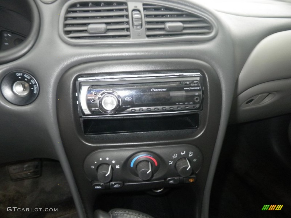 2002 Alero GL Sedan - Onyx Black / Pewter photo #5