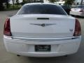 Bright White - 300 C HEMI Photo No. 9