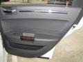 Bright White - 300 C HEMI Photo No. 40