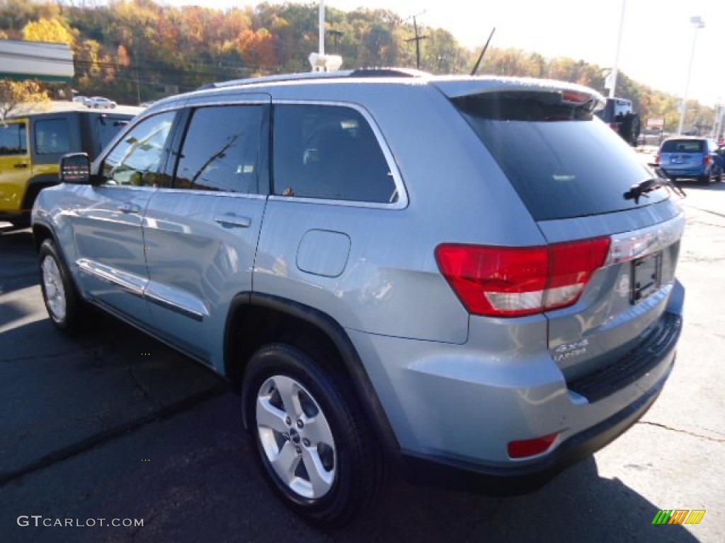 2013 Grand Cherokee Laredo X Package 4x4 - Winter Chill Pearl / Black photo #2