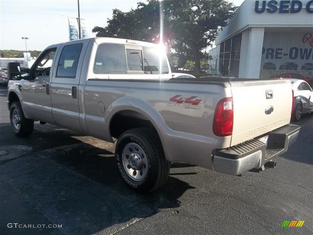 2009 F250 Super Duty XLT Crew Cab 4x4 - Pueblo Gold Metallic / Medium Stone photo #5