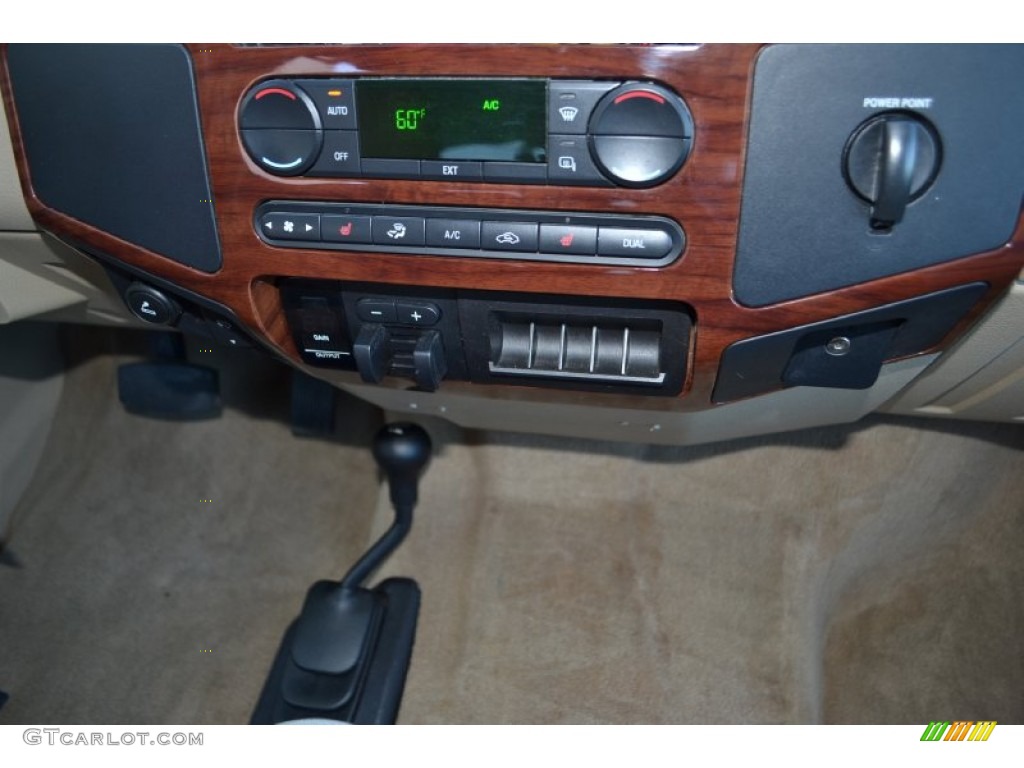 2008 Ford F250 Super Duty King Ranch Crew Cab 4x4 Controls Photo #72478363