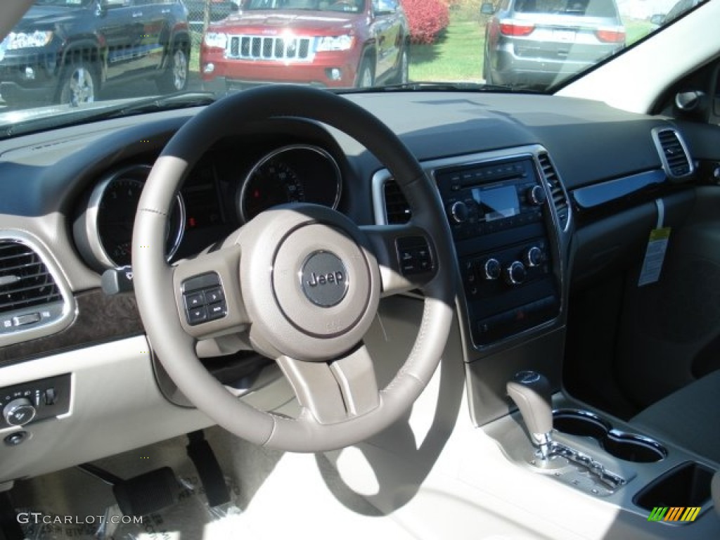 2013 Grand Cherokee Laredo 4x4 - Black Forest Green Pearl / Dark Graystone/Medium Graystone photo #10