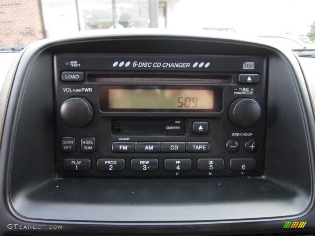 2004 Honda CR-V EX Audio System Photos