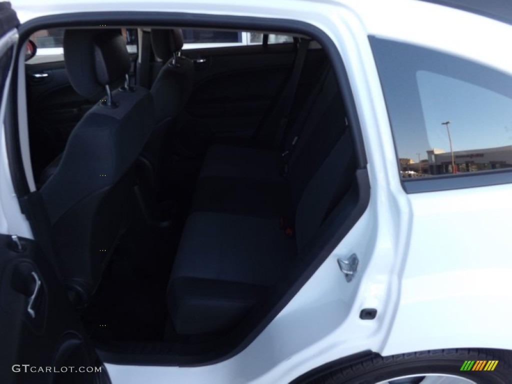 2011 Caliber Mainstreet - Bright White / Dark Slate/Medium Graystone photo #14