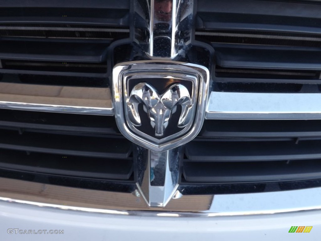 2011 Caliber Mainstreet - Bright White / Dark Slate/Medium Graystone photo #23