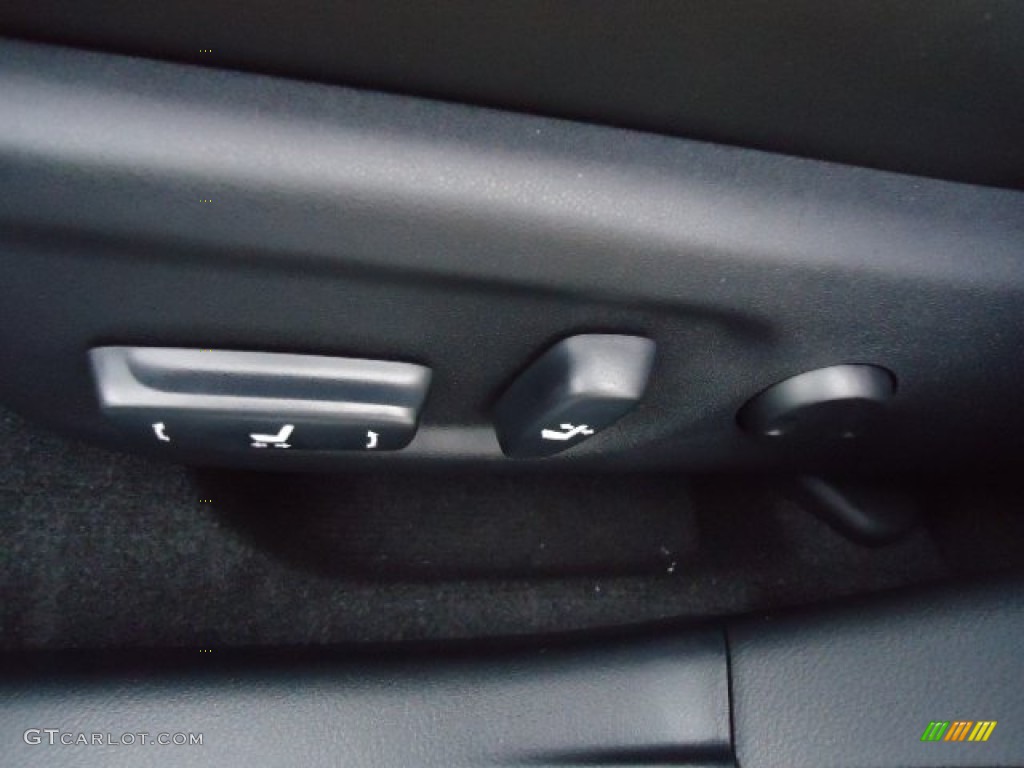 2013 Lexus CT 200h Hybrid Premium Controls Photo #72488125