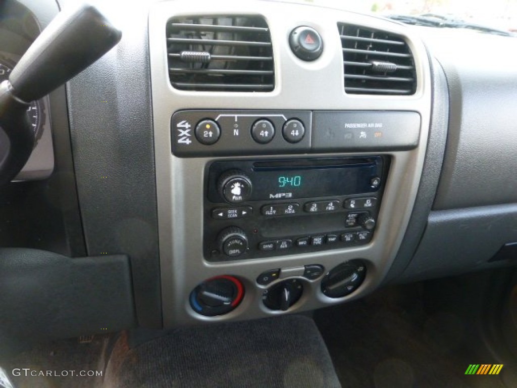 2006 Colorado LT Crew Cab 4x4 - Silver Birch Metallic / Very Dark Pewter photo #18