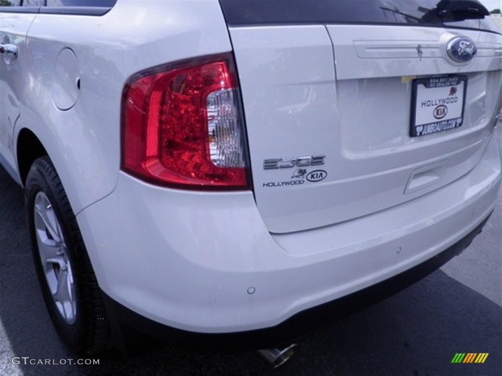 2011 Edge SEL - White Suede / Medium Light Stone photo #14