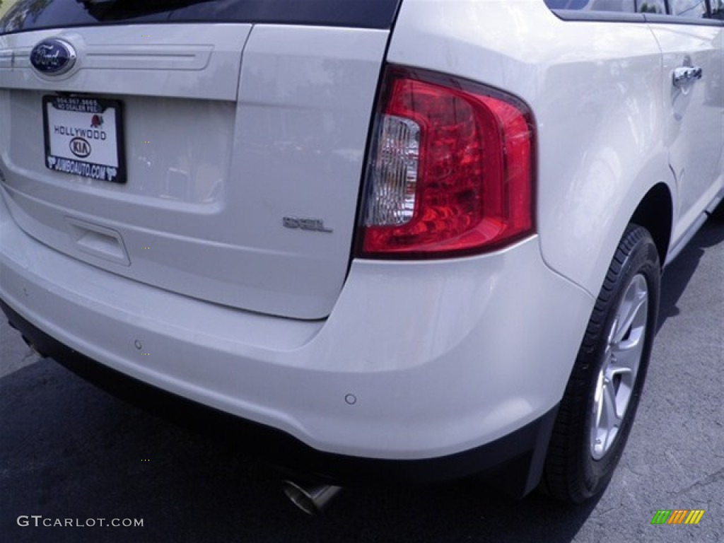 2011 Edge SEL - White Suede / Medium Light Stone photo #19