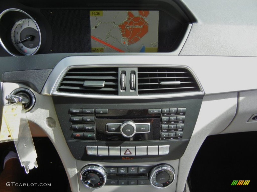 2012 Mercedes-Benz C 250 Luxury Controls Photos