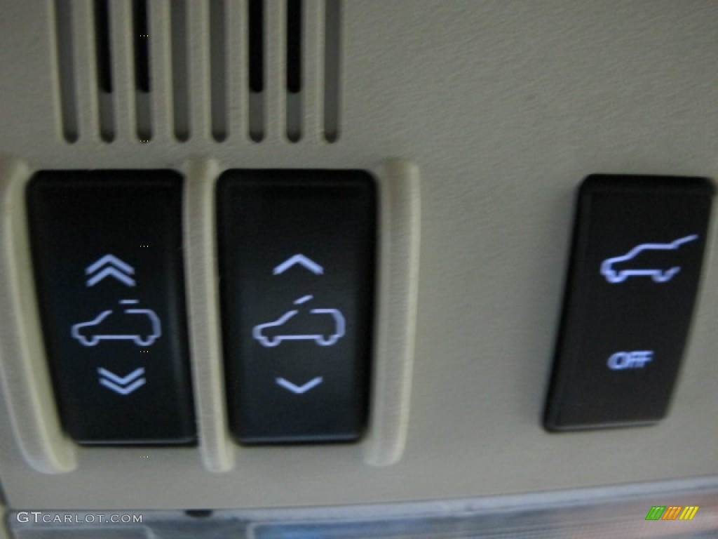2010 Cadillac Escalade ESV Platinum AWD Controls Photo #72501469