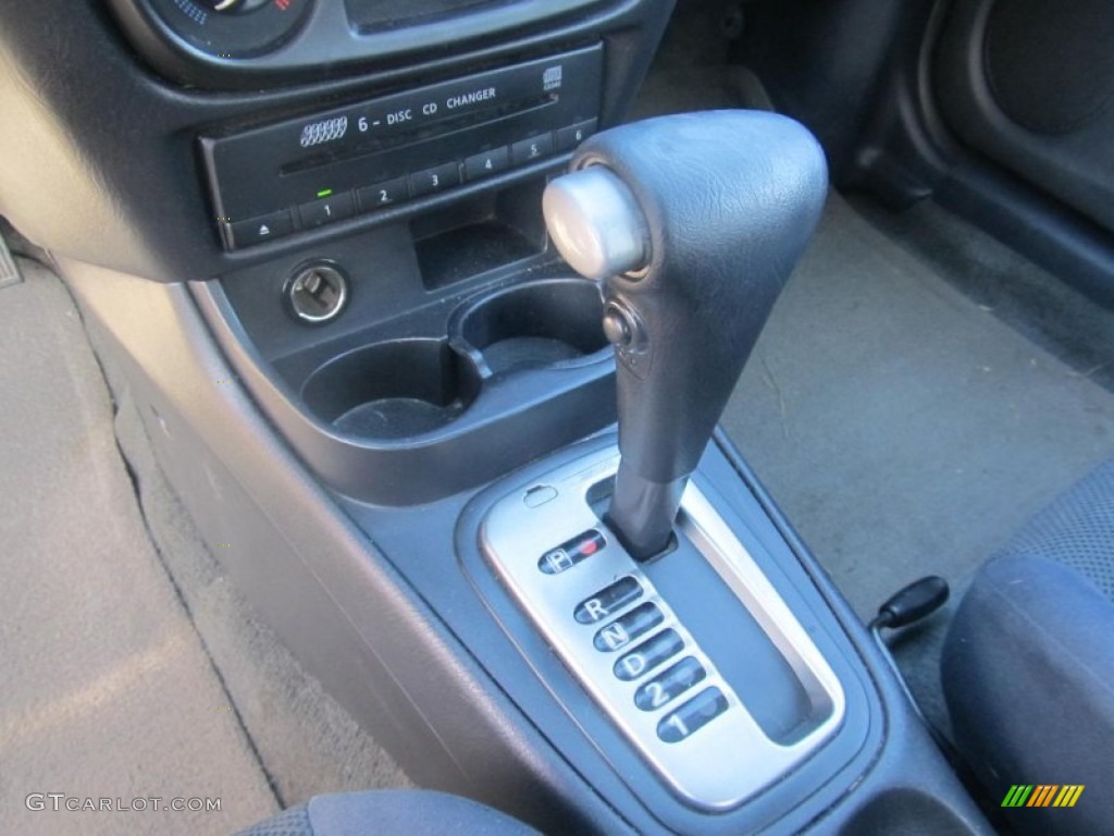 2005 Sentra 1.8 S Special Edition - Code Red / Charcoal photo #13
