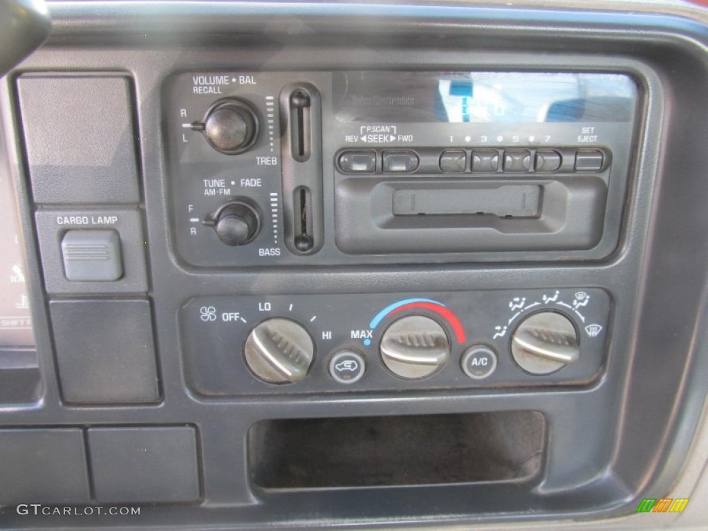2000 Chevrolet Silverado 2500 Regular Cab 4x4 Controls Photos