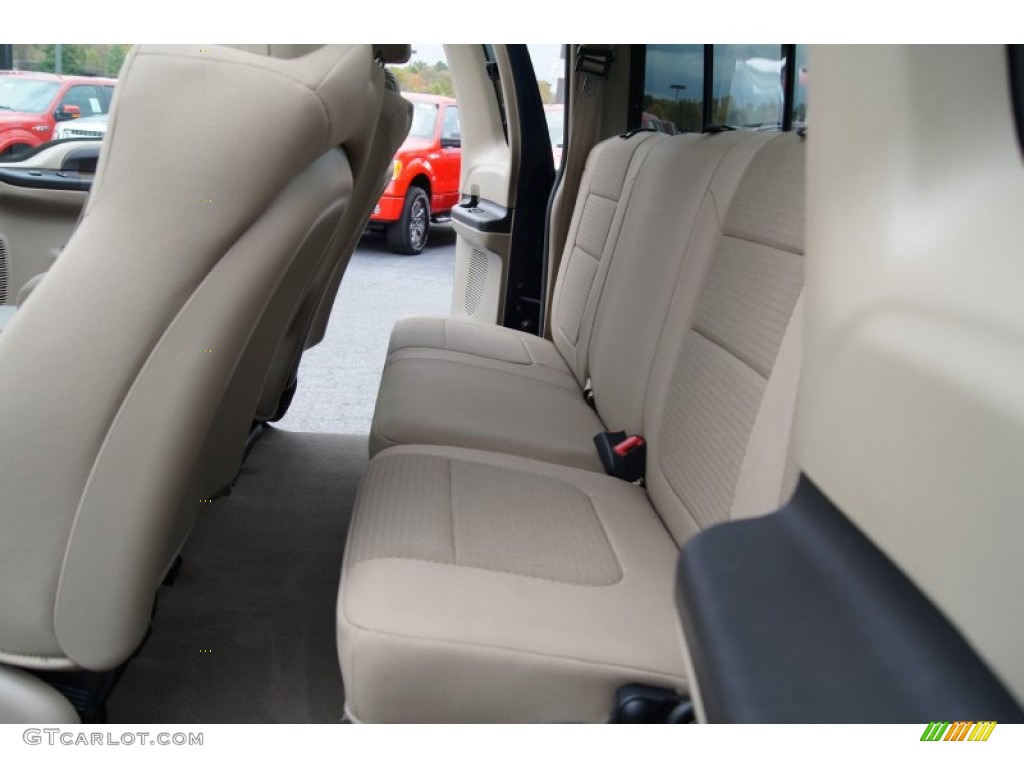 Tan Interior 2005 Ford F250 Super Duty XLT SuperCab Photo #72502859