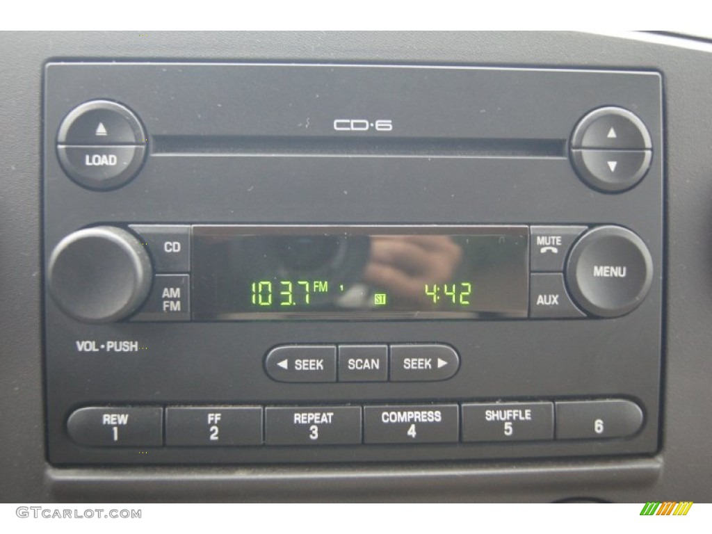 2005 Ford F250 Super Duty XLT SuperCab Audio System Photo #72503313