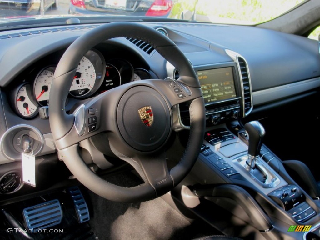 Black Interior 2013 Porsche Cayenne GTS Photo #72507033