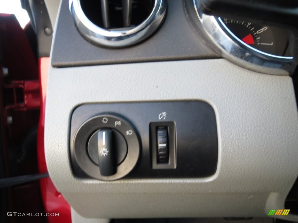 2008 Mustang V6 Deluxe Coupe - Dark Candy Apple Red / Light Graphite photo #41