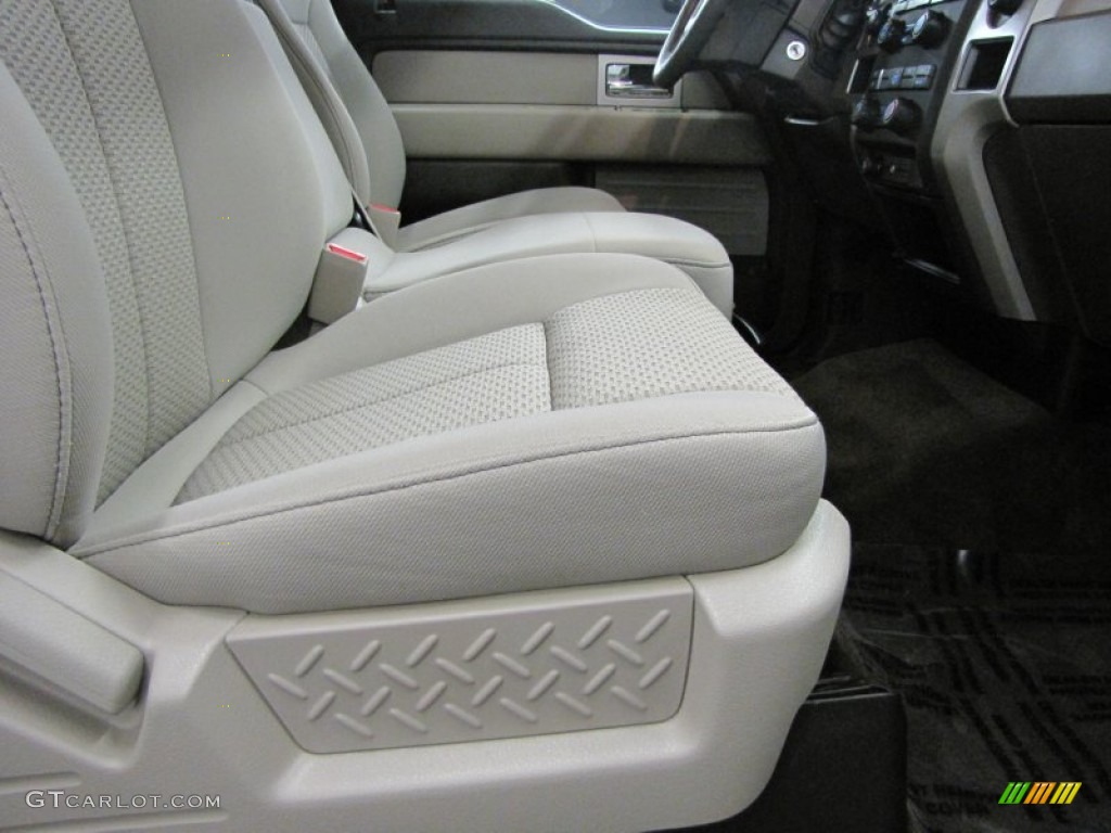 2010 F150 XL SuperCab 4x4 - Tuxedo Black / Medium Stone photo #12