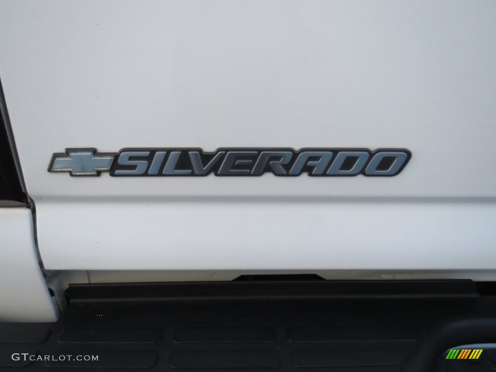 2005 Silverado 2500HD LS Extended Cab - Summit White / Medium Gray photo #18