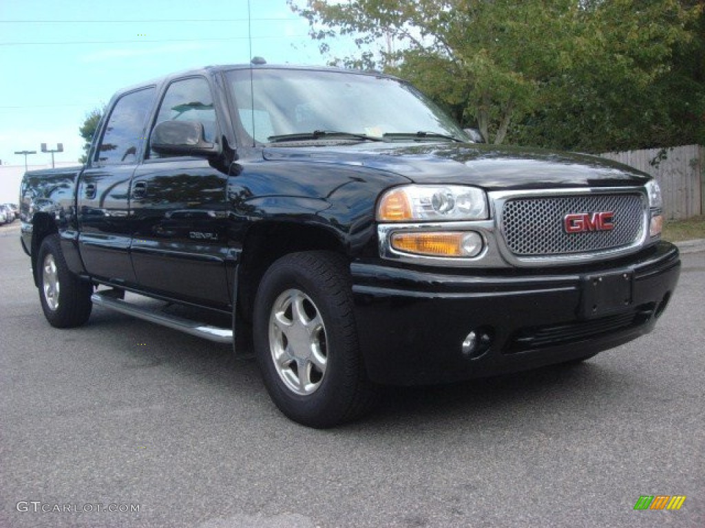 2005 Sierra 1500 Denali Crew Cab AWD - Onyx Black / Sandstone photo #1