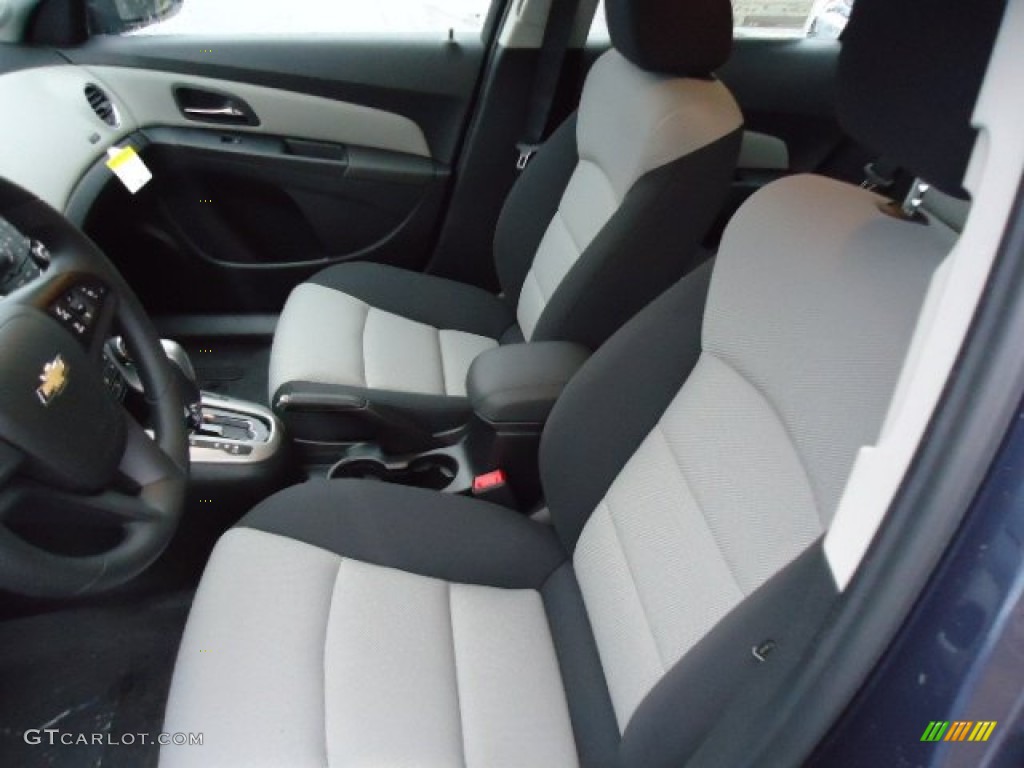 2013 Chevrolet Cruze LS Front Seat Photo #72514119