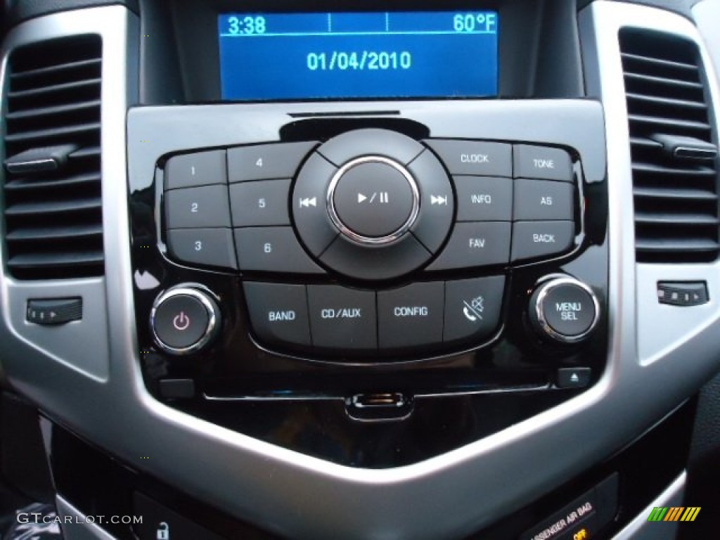 2013 Chevrolet Cruze LS Controls Photo #72514245