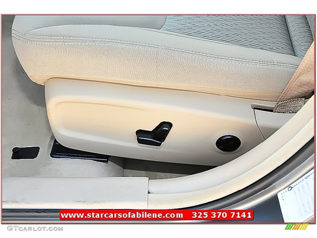 2012 300  - Tungsten Metallic / Black/Light Frost Beige photo #12