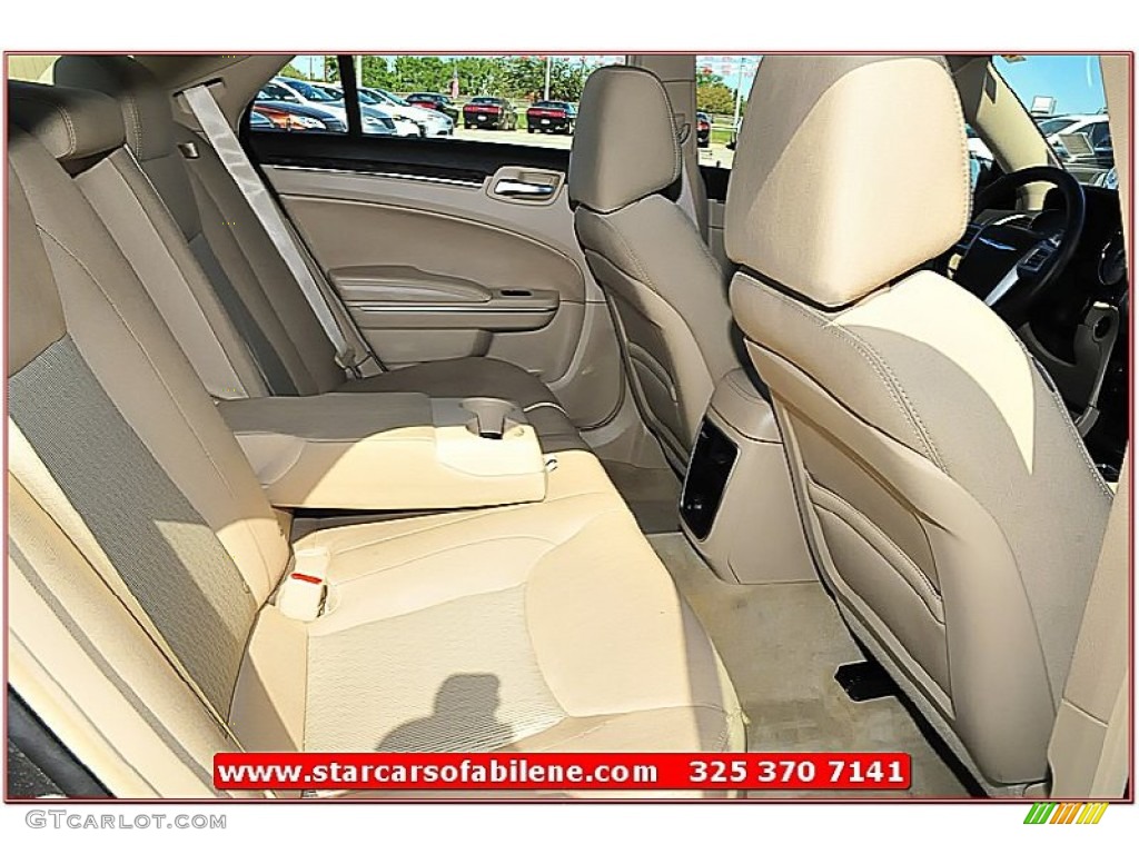 2012 300  - Tungsten Metallic / Black/Light Frost Beige photo #19