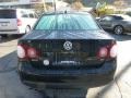 Black - Jetta SE Sedan Photo No. 4