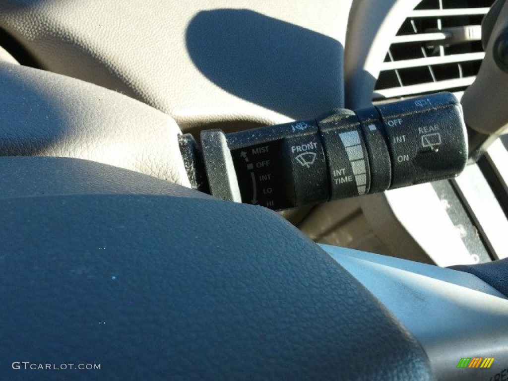 2005 Quest 3.5 S - Coral Sand Metallic / Beige photo #27